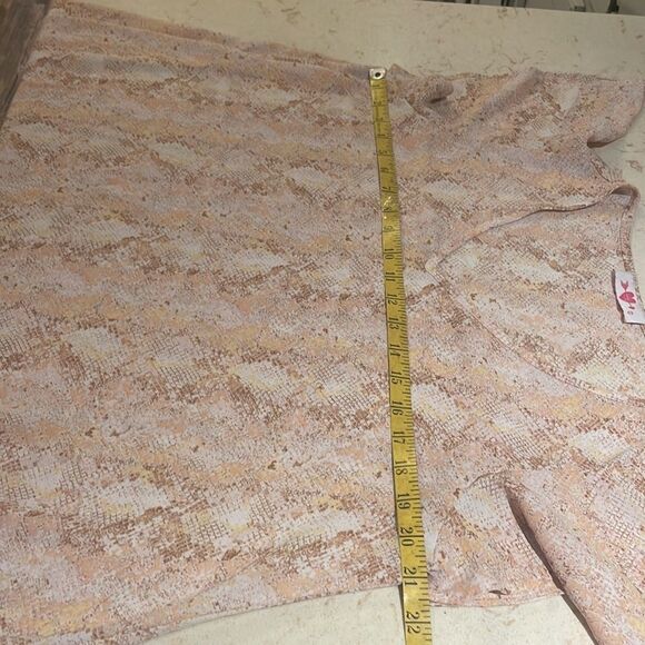 Buddy Love snakeskin vneck blouse SZ small - Picture 5 of 6